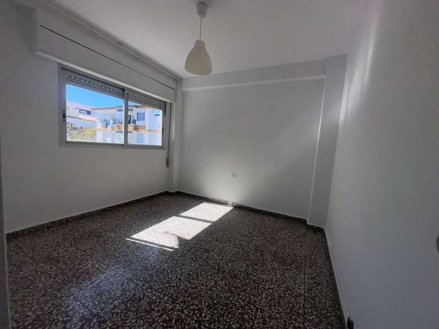 3 bedroom Flat for sale in Torre del Mar, Vélez-Málaga - € 280,000 (Ref: 10011816)