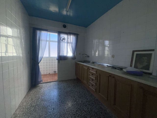 3 bedroom Flat for sale in Torre del Mar, Vélez-Málaga - € 280,000 (Ref: 10011816)