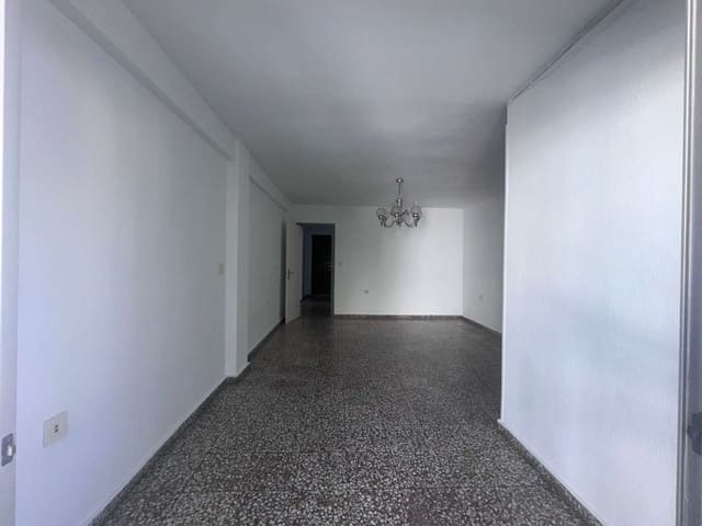 3 bedroom Flat for sale in Torre del Mar, Vélez-Málaga - € 280,000 (Ref: 10011816)
