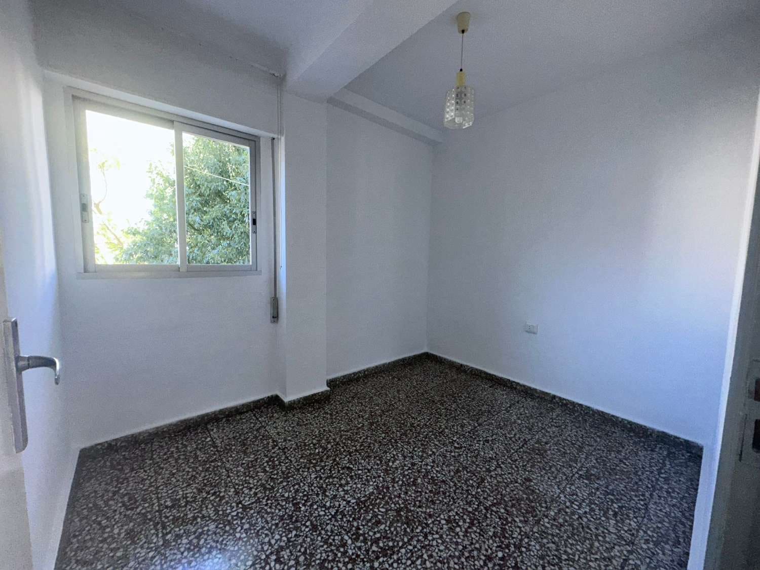 3 bedroom Flat for sale in Torre del Mar - € 280,000 (Ref: 10011816)