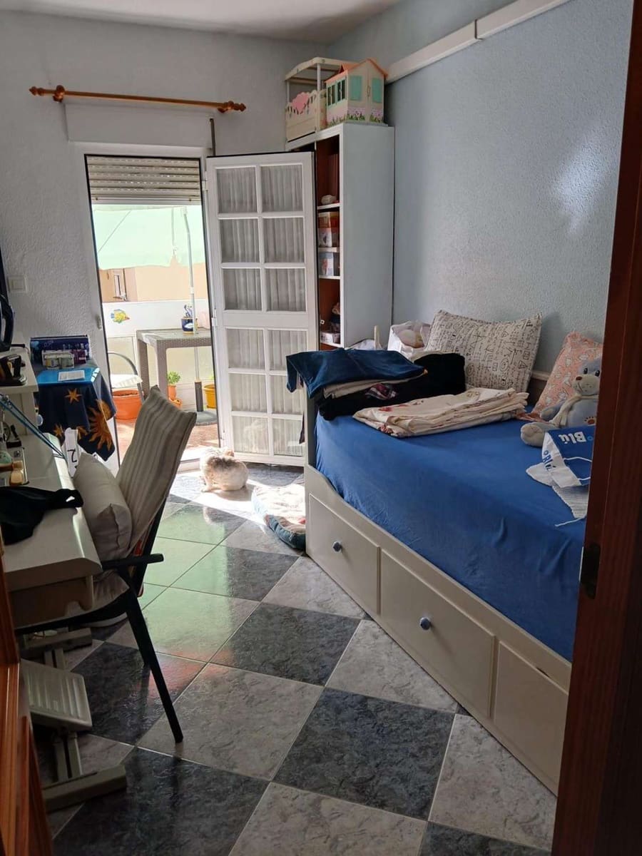 3 slaapkamer Flat te koop in Torre del Mar met zwembad - € 299.000 (Ref: 10011817)