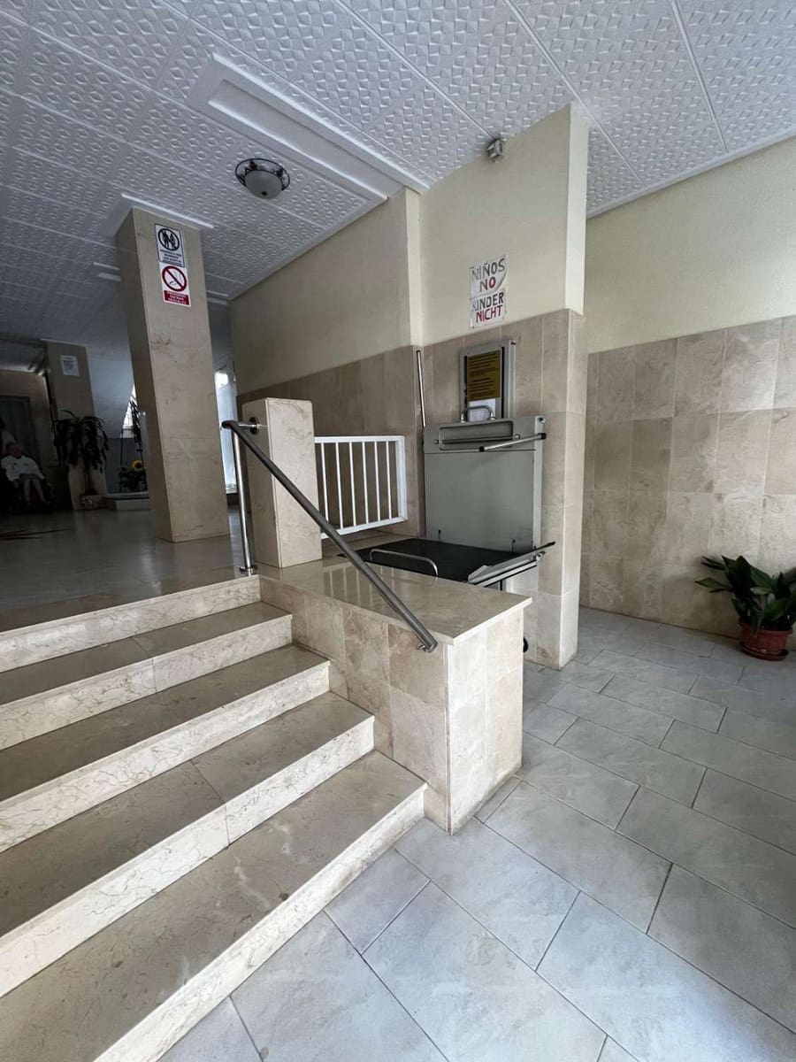 3 slaapkamer Flat te koop in Torre del Mar met zwembad - € 299.000 (Ref: 10011817)