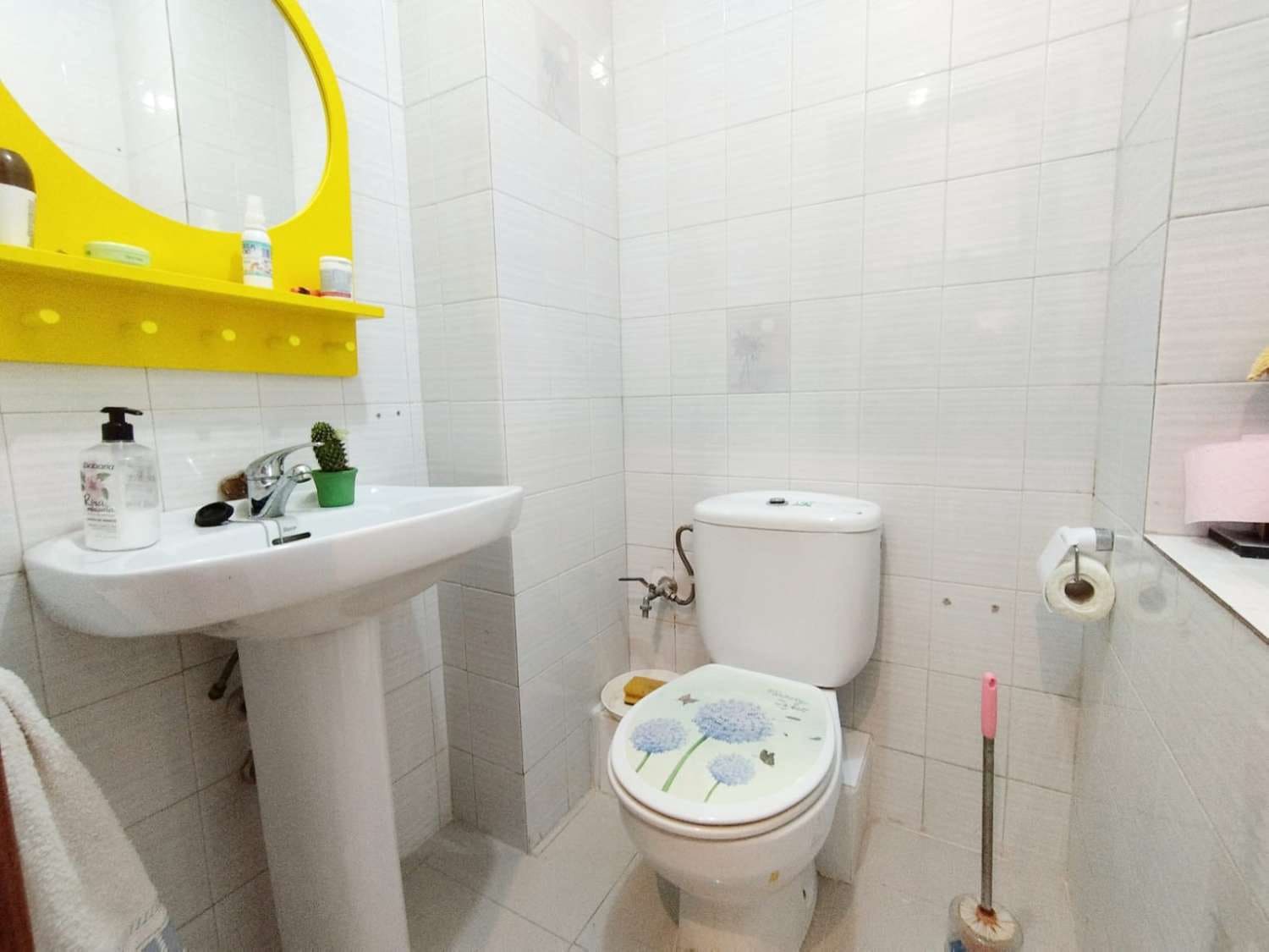 Commercial for sale in Velez-Malaga - € 86,000 (Ref: 10011820)