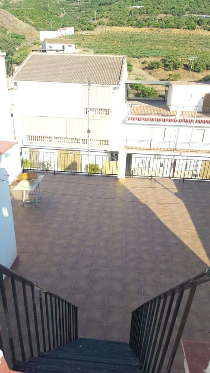 4 bedroom Townhouse for sale in Algarrobo with garage - € 250,000 (Ref: 10011823)
