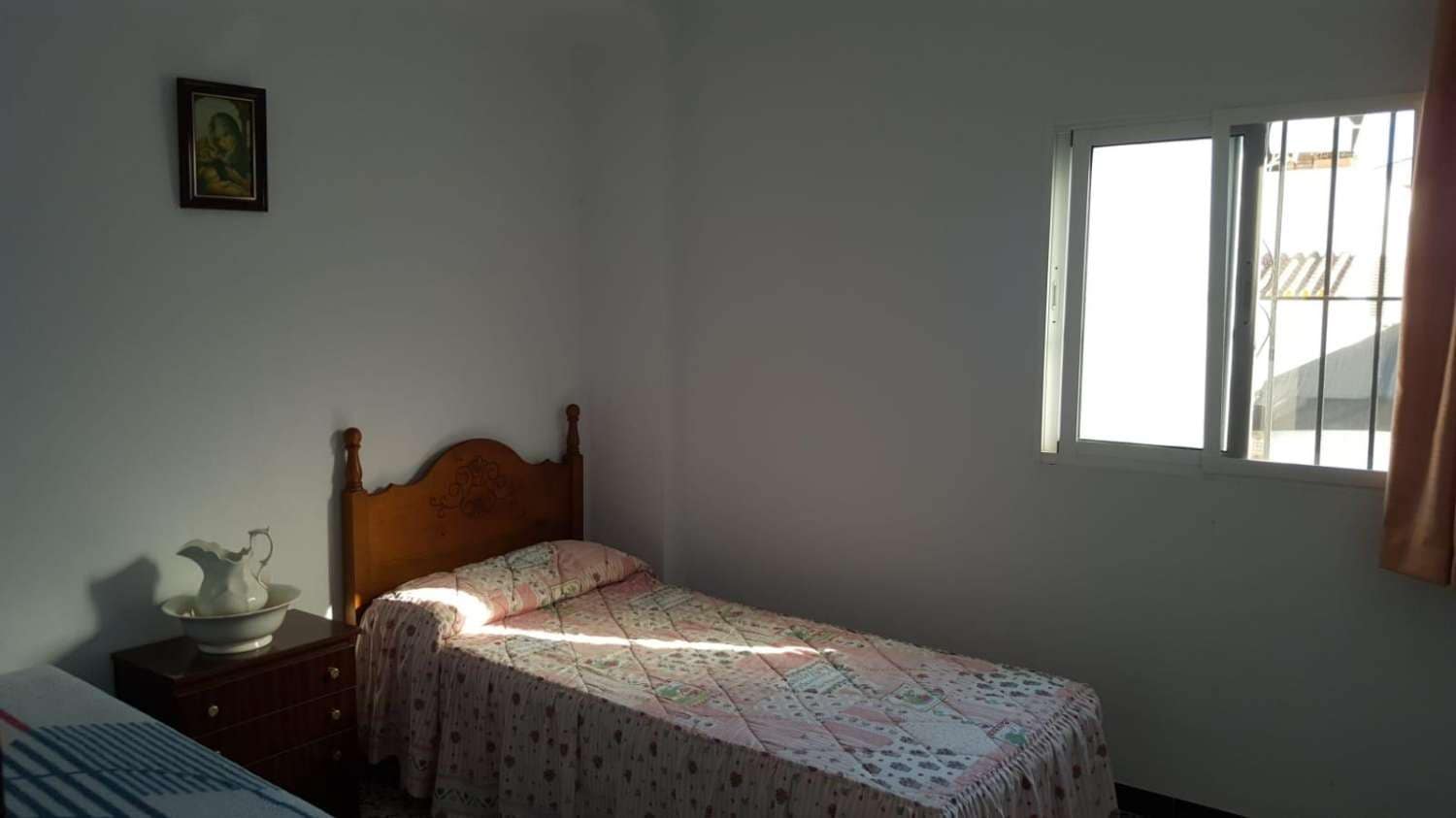 4 bedroom Townhouse for sale in Algarrobo with garage - € 250,000 (Ref: 10011823)