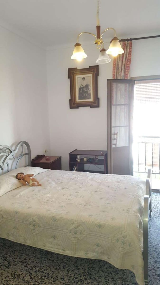 4 bedroom Townhouse for sale in Algarrobo with garage - € 250,000 (Ref: 10011823)