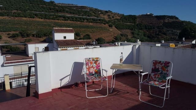 4 bedroom Townhouse for sale in Algarrobo with garage - € 250,000 (Ref: 10011823)