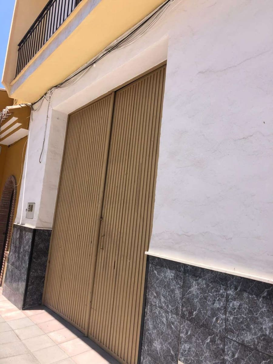 4 bedroom Townhouse for sale in Algarrobo with garage - € 250,000 (Ref: 10011823)