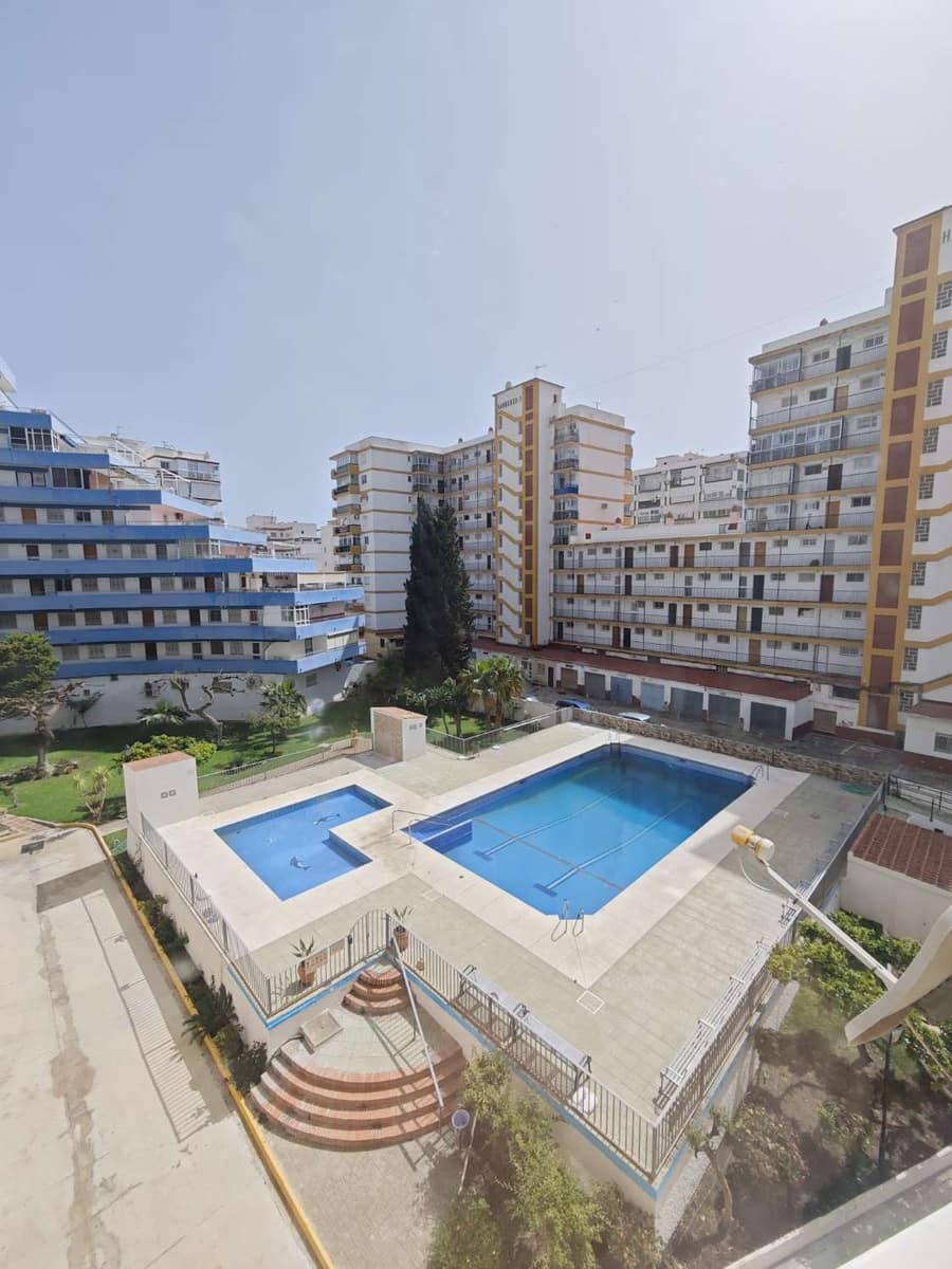 2 makuuhuone Asunto myytävänä paikassa Torre del Mar mukana uima-altaan - 270 000 € (Ref: 10011824)