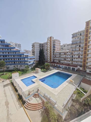 2 bedroom Flat for sale in Torre del Mar, Vélez-Málaga with pool - € 270,000 (Ref: 10011824)