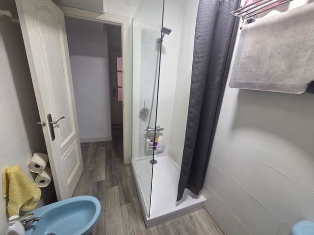 2 bedroom Flat for sale in Torre del Mar, Vélez-Málaga - € 250,000 (Ref: 10011825)