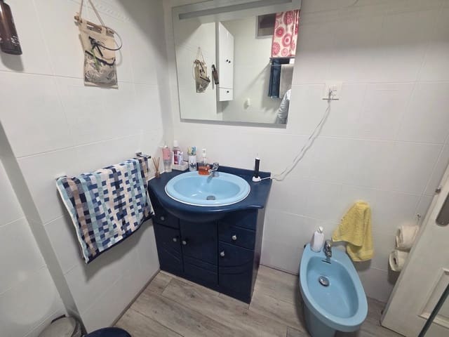 2 bedroom Flat for sale in Torre del Mar, Vélez-Málaga - € 250,000 (Ref: 10011825)