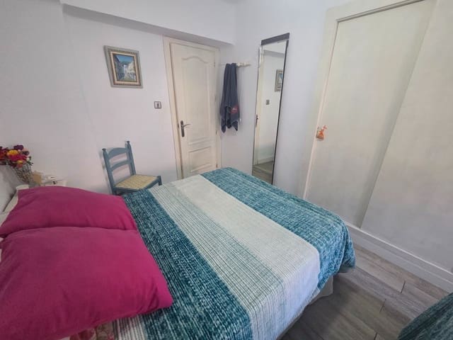 2 bedroom Flat for sale in Torre del Mar, Vélez-Málaga - € 250,000 (Ref: 10011825)