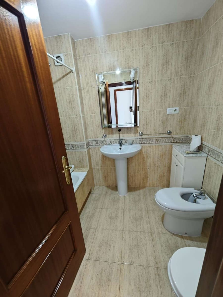 4 bedroom Flat for sale in Torre del Mar with garage - € 484,900 (Ref: 10011828)