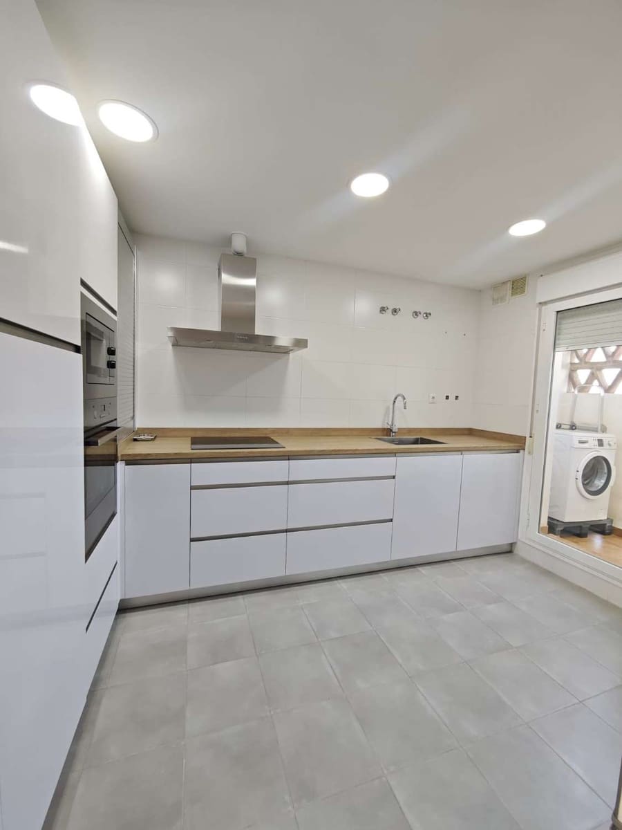 Piso de 3 habitaciones en Caleta de Vélez en venta con piscina garaje - 400.000 € (Ref: 10011829)