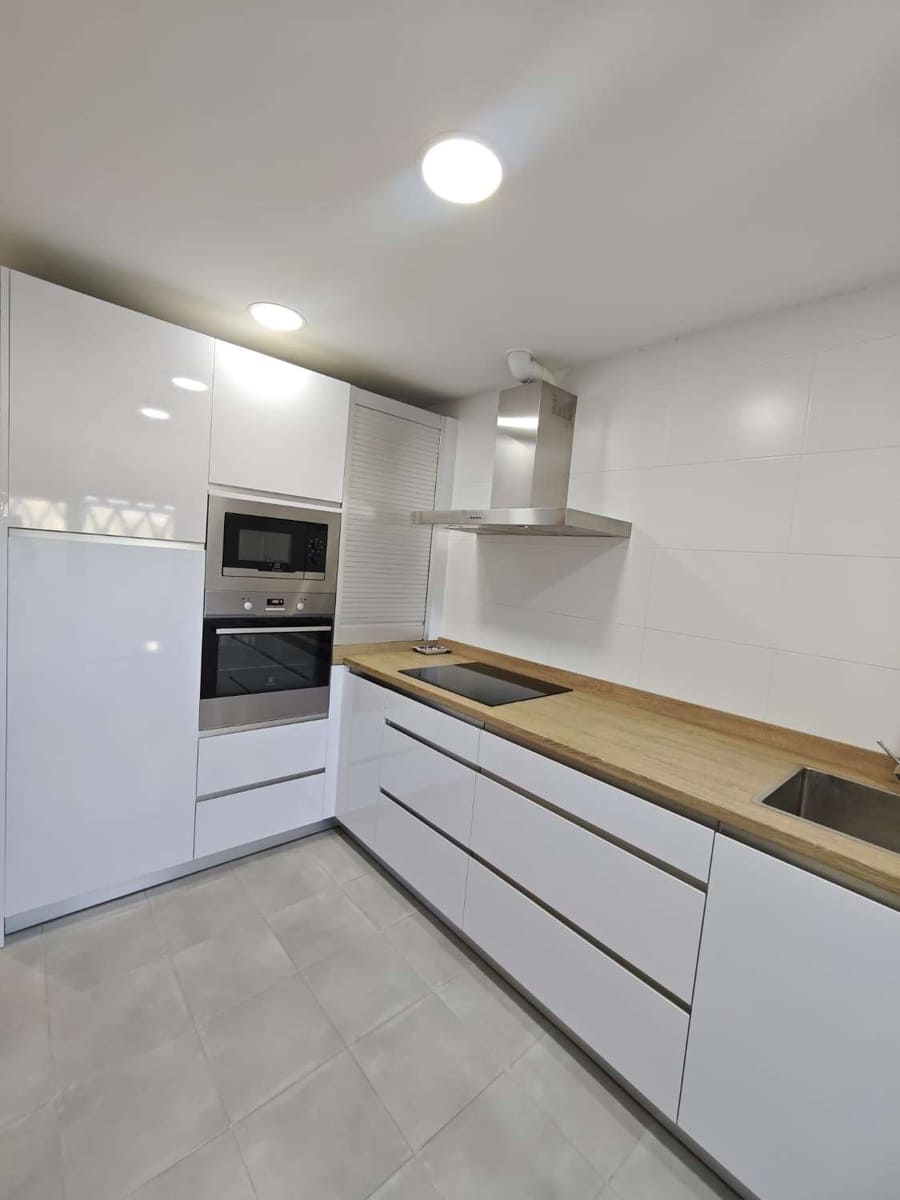 Piso de 3 habitaciones en Caleta de Vélez en venta con piscina garaje - 400.000 € (Ref: 10011829)