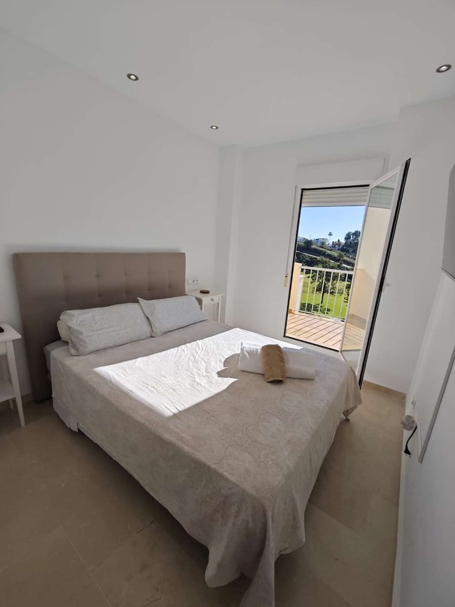 Piso de 3 habitaciones en Caleta de Vélez en venta con piscina garaje - 400.000 € (Ref: 10011829)