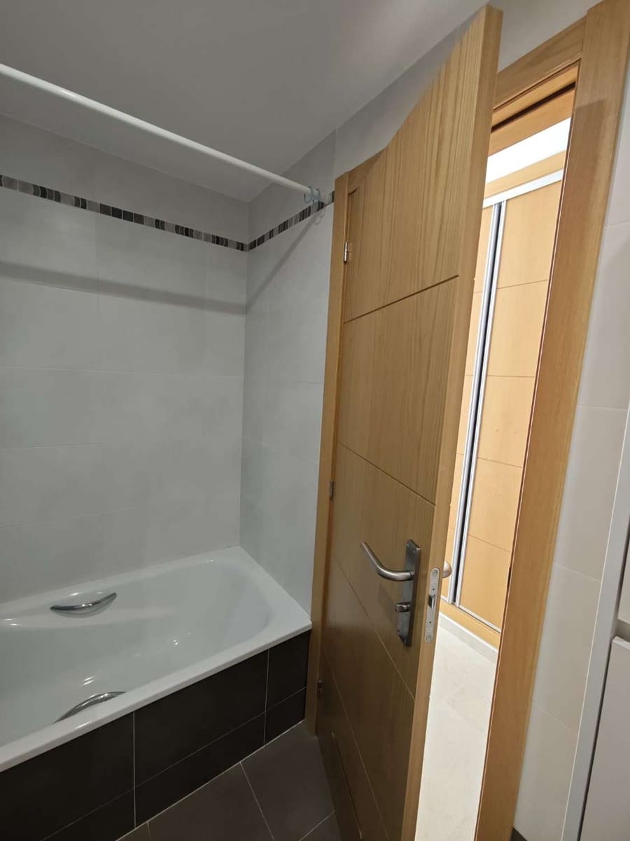 Piso de 3 habitaciones en Caleta de Vélez en venta con piscina garaje - 400.000 € (Ref: 10011829)