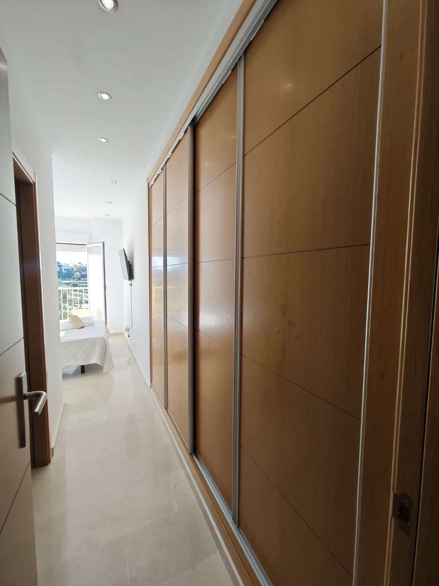 Piso de 3 habitaciones en Caleta de Vélez en venta con piscina garaje - 400.000 € (Ref: 10011829)