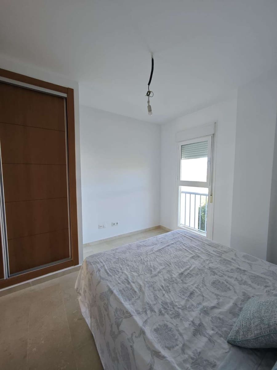 Piso de 3 habitaciones en Caleta de Vélez en venta con piscina garaje - 400.000 € (Ref: 10011829)