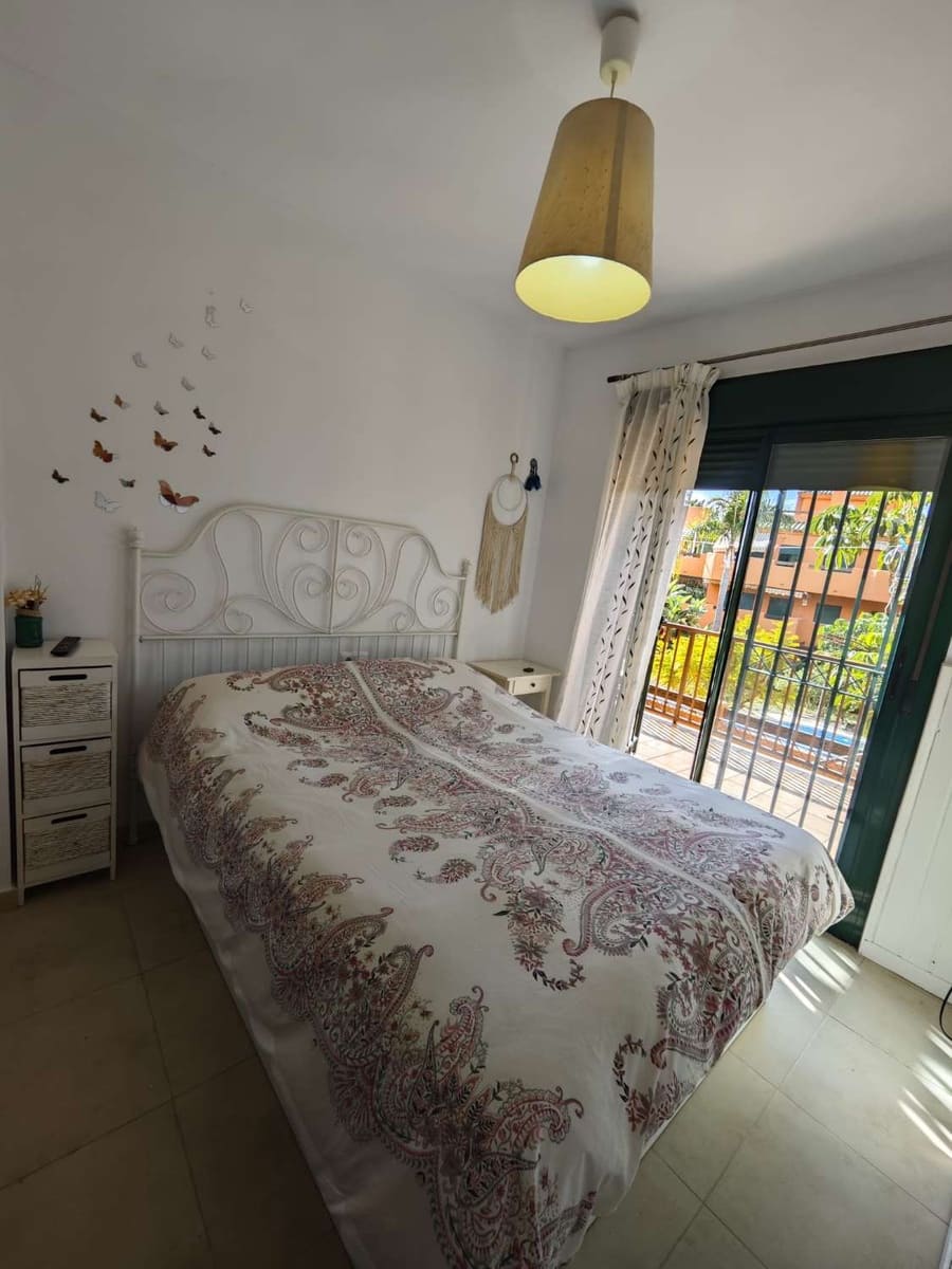 3 bedroom Flat for sale in Torre del Mar with pool garage - € 409,900 (Ref: 10011830)