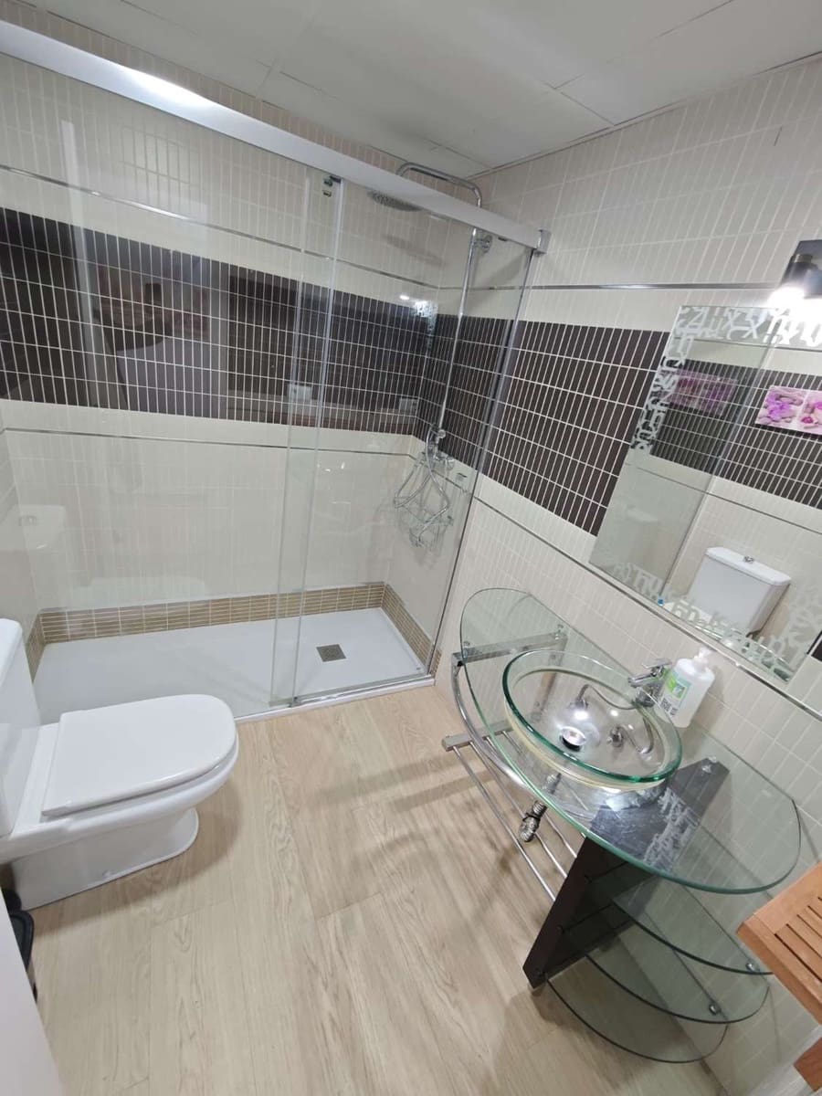 3 bedroom Flat for sale in Torre del Mar with pool garage - € 409,900 (Ref: 10011830)