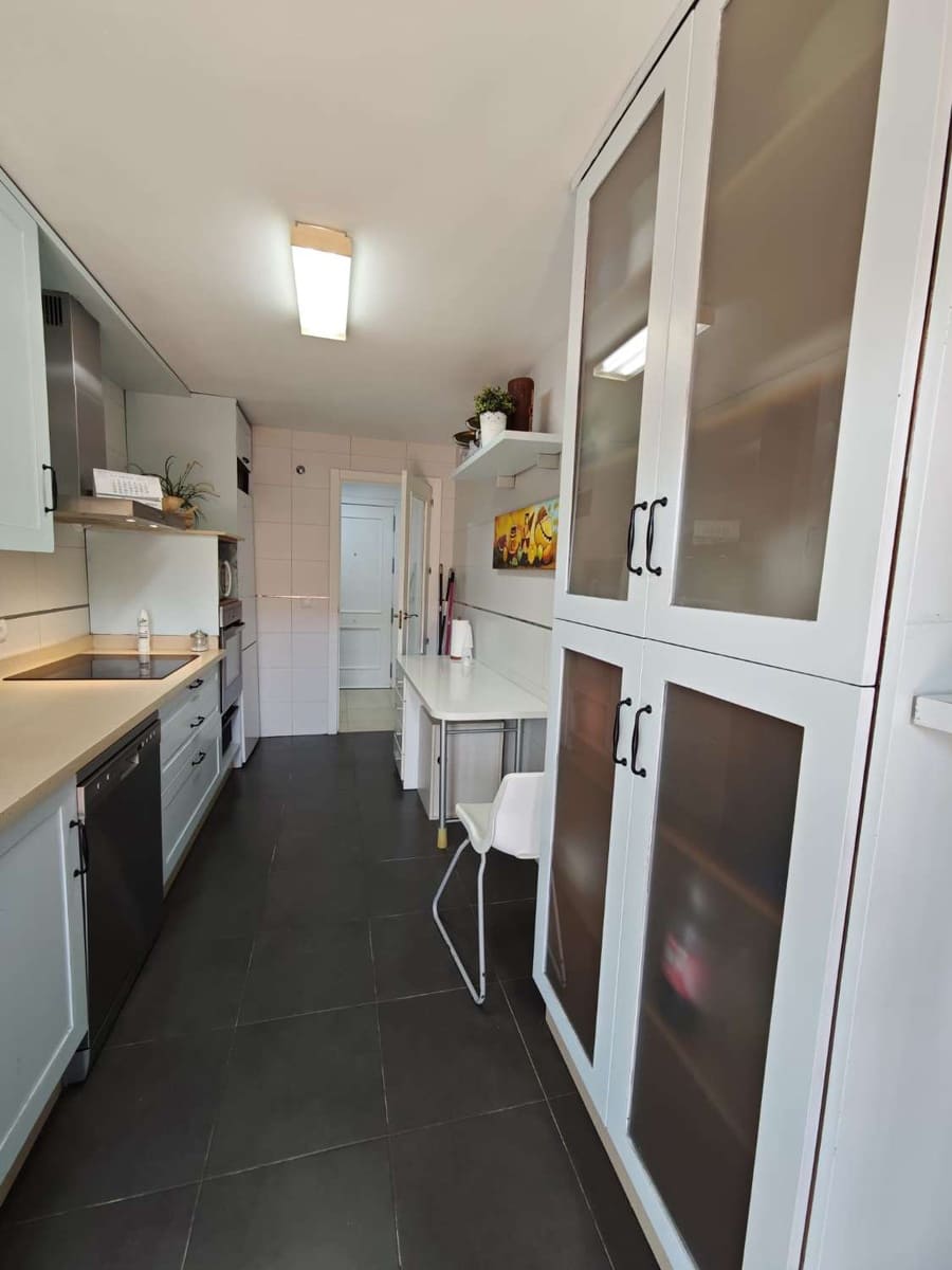 3 bedroom Flat for sale in Torre del Mar with pool garage - € 409,900 (Ref: 10011830)