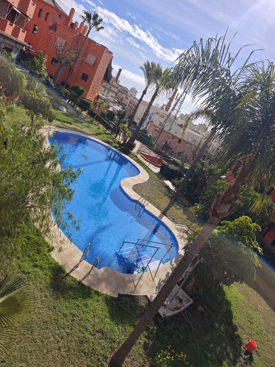 3 bedroom Flat for sale in Torre del Mar with pool garage - € 409,900 (Ref: 10011830)
