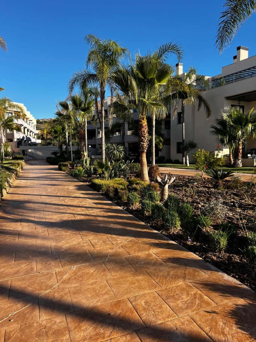 2 bedroom Flat for sale in Almayate with pool garage - € 444,900 (Ref: 10011831)