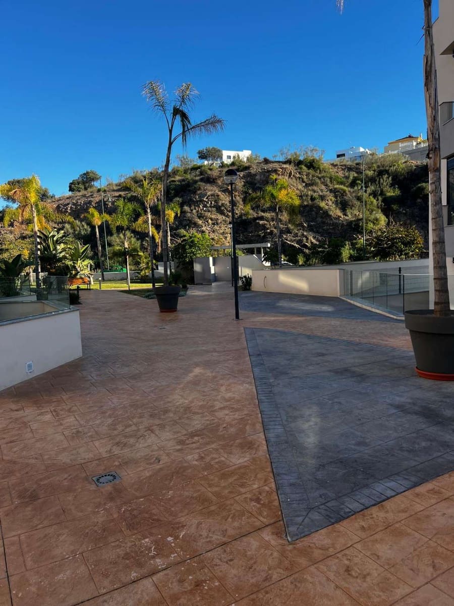 2 bedroom Flat for sale in Almayate with pool garage - € 444,900 (Ref: 10011831)