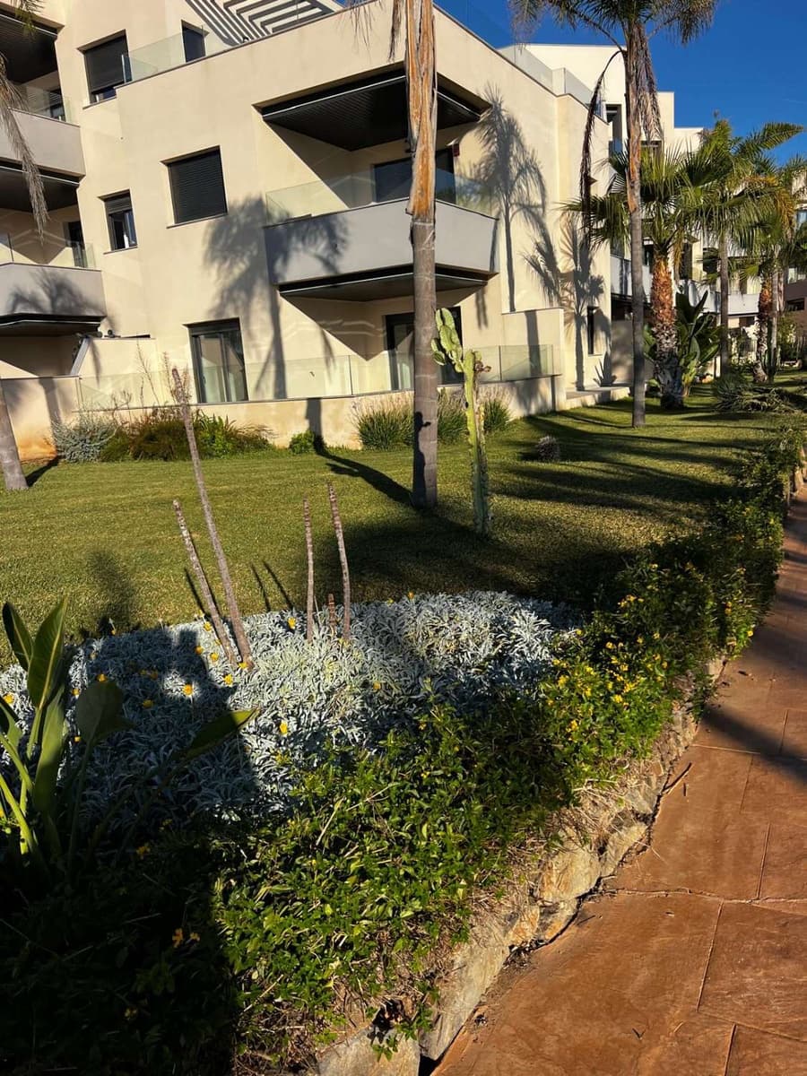 2 bedroom Flat for sale in Almayate with pool garage - € 444,900 (Ref: 10011831)