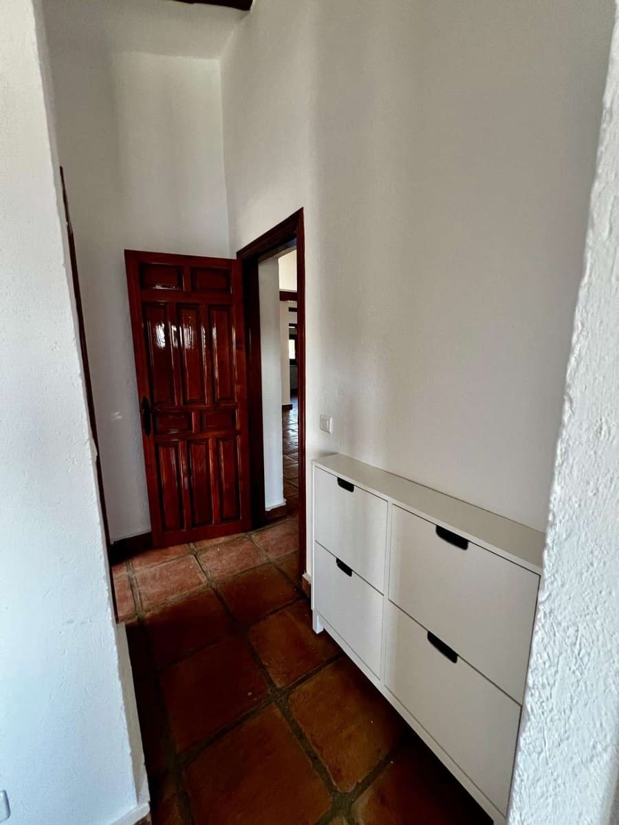 3 bedroom Villa for sale in Vinuela with pool - € 475,000 (Ref: 10011832)