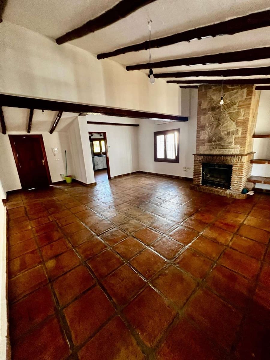 3 bedroom Villa for sale in Vinuela with pool - € 475,000 (Ref: 10011832)