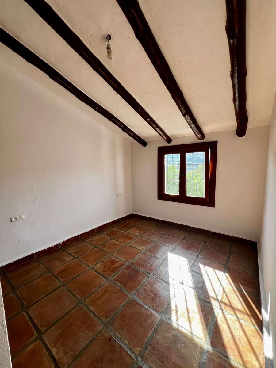3 bedroom Villa for sale in Vinuela with pool - € 475,000 (Ref: 10011832)