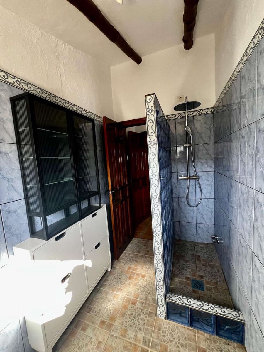 3 bedroom Villa for sale in Vinuela with pool - € 475,000 (Ref: 10011832)