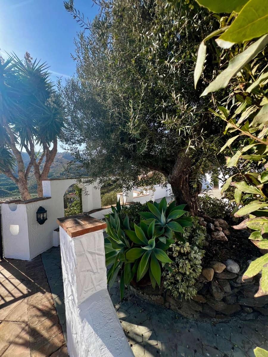 3 bedroom Villa for sale in Vinuela with pool - € 475,000 (Ref: 10011832)