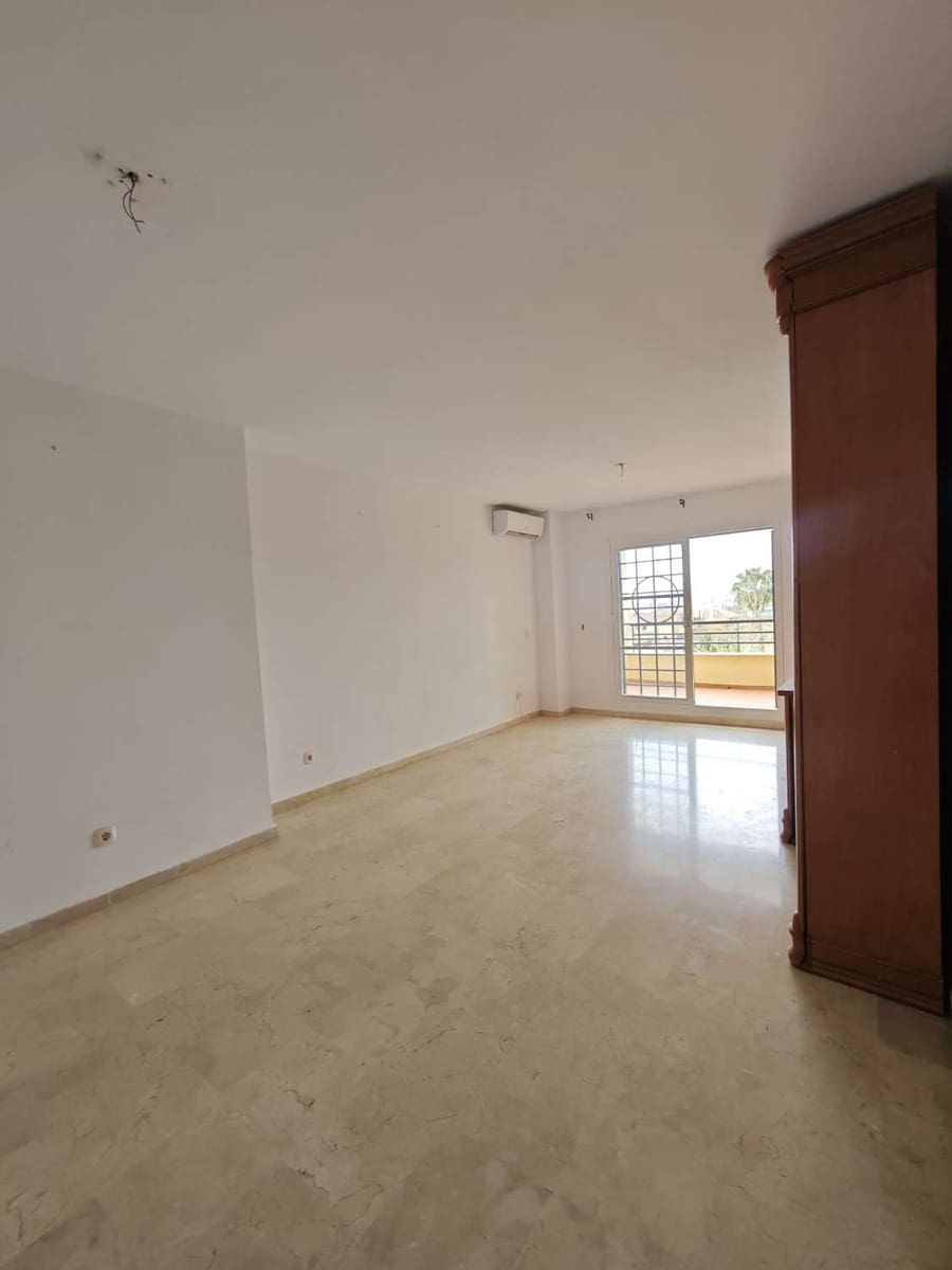 Piso de 4 habitaciones en Caleta de Vélez en venta con piscina garaje - 370.000 € (Ref: 10011833)