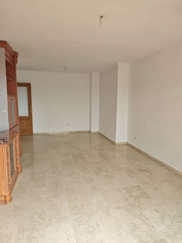 Piso de 4 habitaciones en Caleta de Vélez, Vélez-Málaga en venta con piscina garaje - 370.000 € (Ref: 10011833)