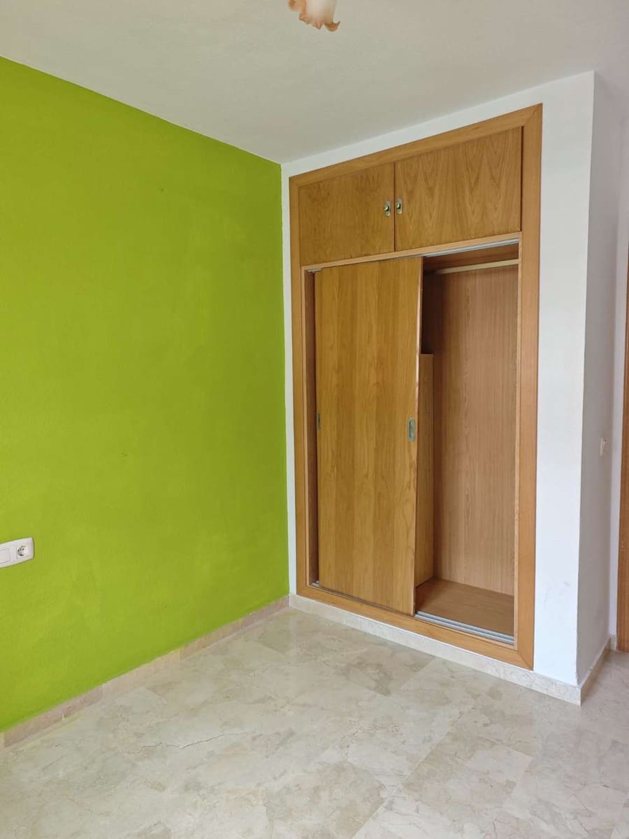 Piso de 4 habitaciones en Caleta de Vélez en venta con piscina garaje - 370.000 € (Ref: 10011833)
