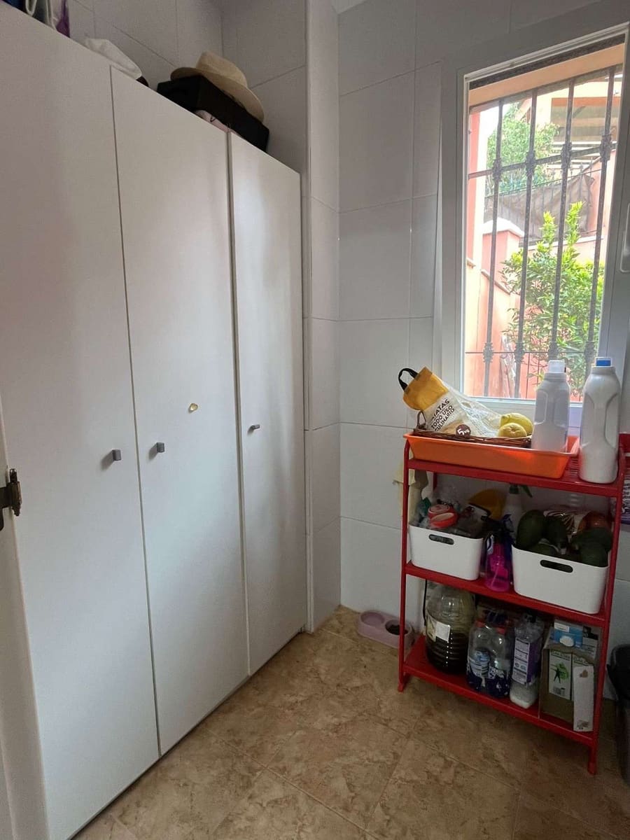 4 sypialnia Willa na sprzedaż w Torre del Mar z basenem garażem - 485 000 € (Ref: 10011834)