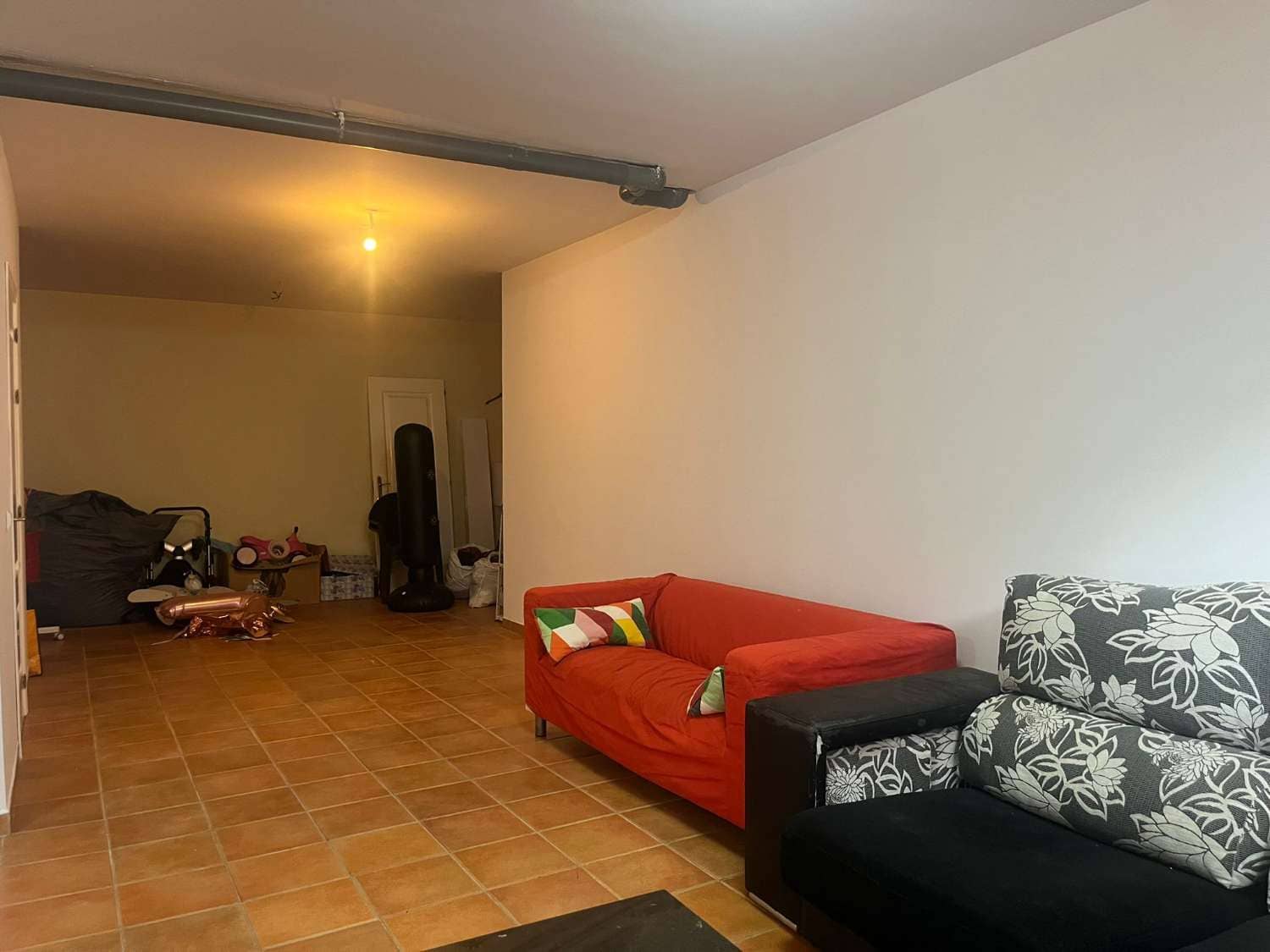 4 sypialnia Willa na sprzedaż w Torre del Mar z basenem garażem - 485 000 € (Ref: 10011834)
