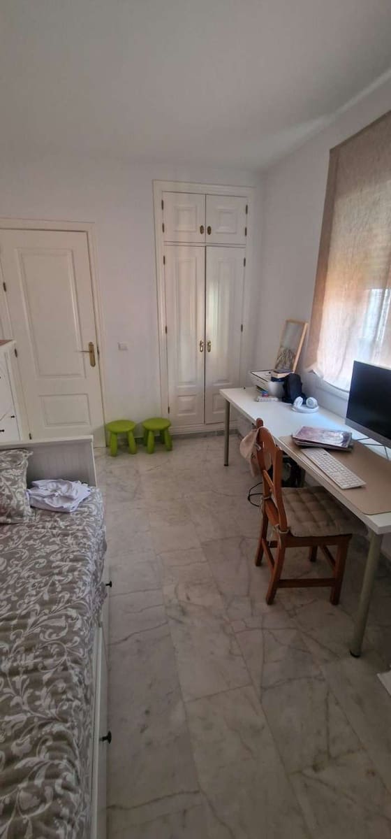 4 sypialnia Willa na sprzedaż w Torre del Mar z basenem garażem - 485 000 € (Ref: 10011834)