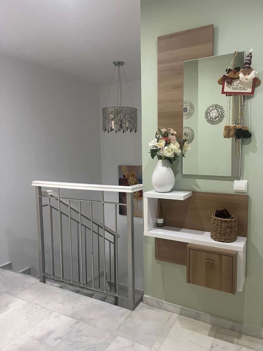 4 sypialnia Willa na sprzedaż w Torre del Mar z basenem garażem - 485 000 € (Ref: 10011834)