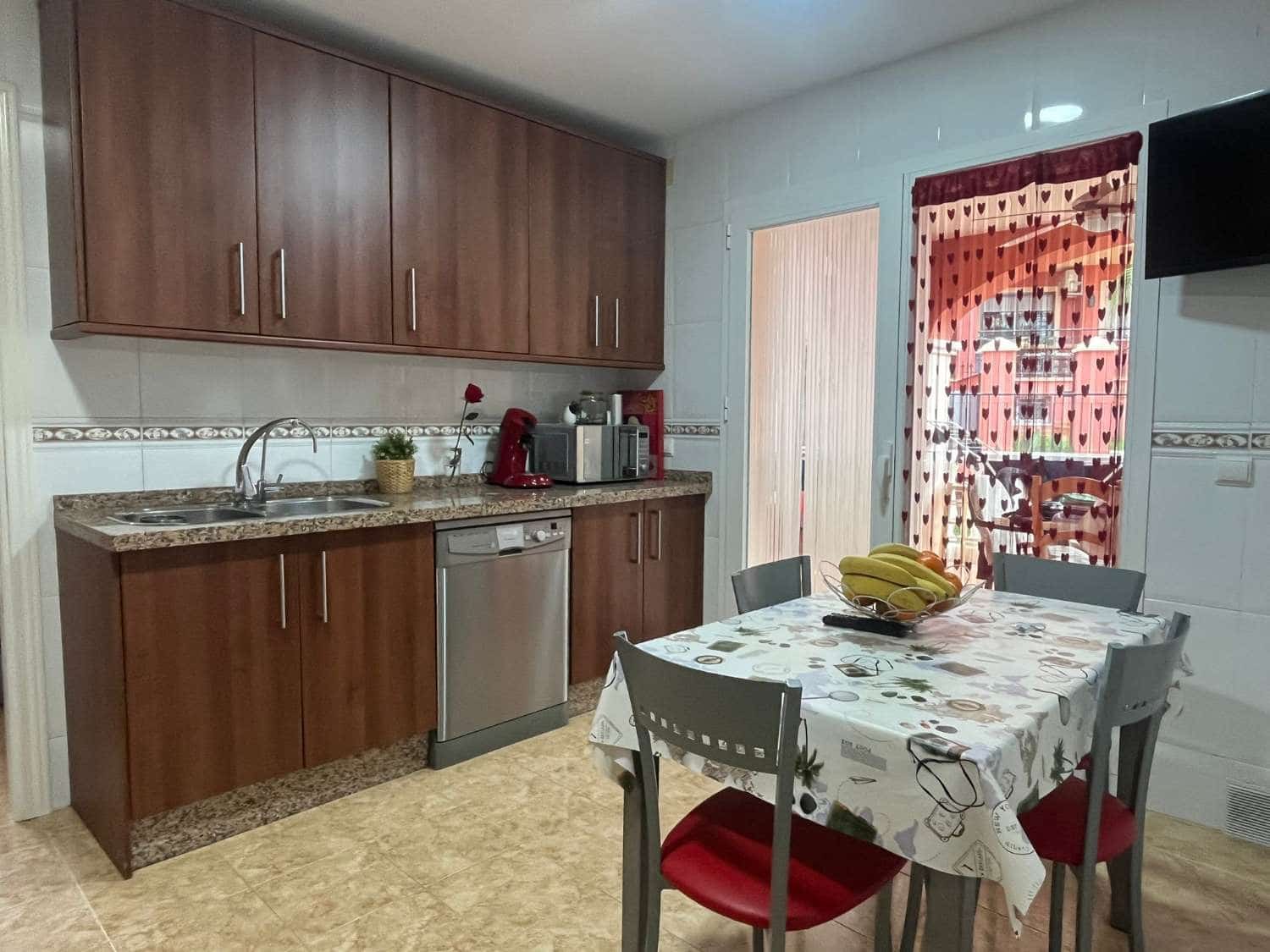 4 sypialnia Willa na sprzedaż w Torre del Mar z basenem garażem - 485 000 € (Ref: 10011834)