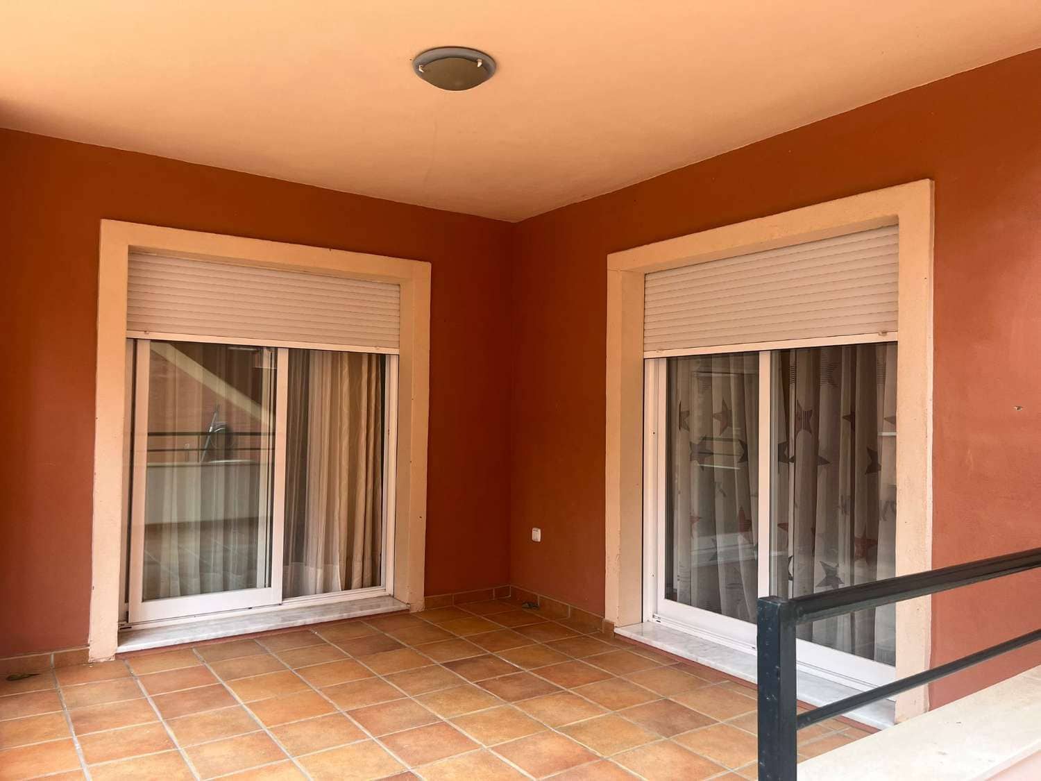 4 sypialnia Willa na sprzedaż w Torre del Mar z basenem garażem - 485 000 € (Ref: 10011834)