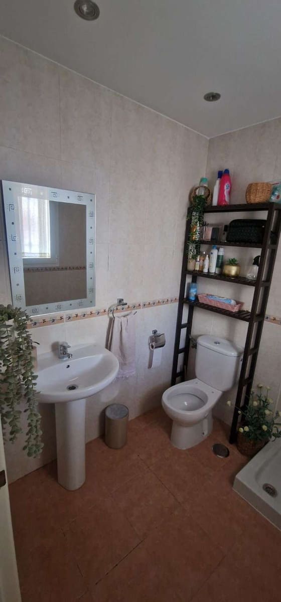 4 sypialnia Willa na sprzedaż w Torre del Mar z basenem garażem - 485 000 € (Ref: 10011834)