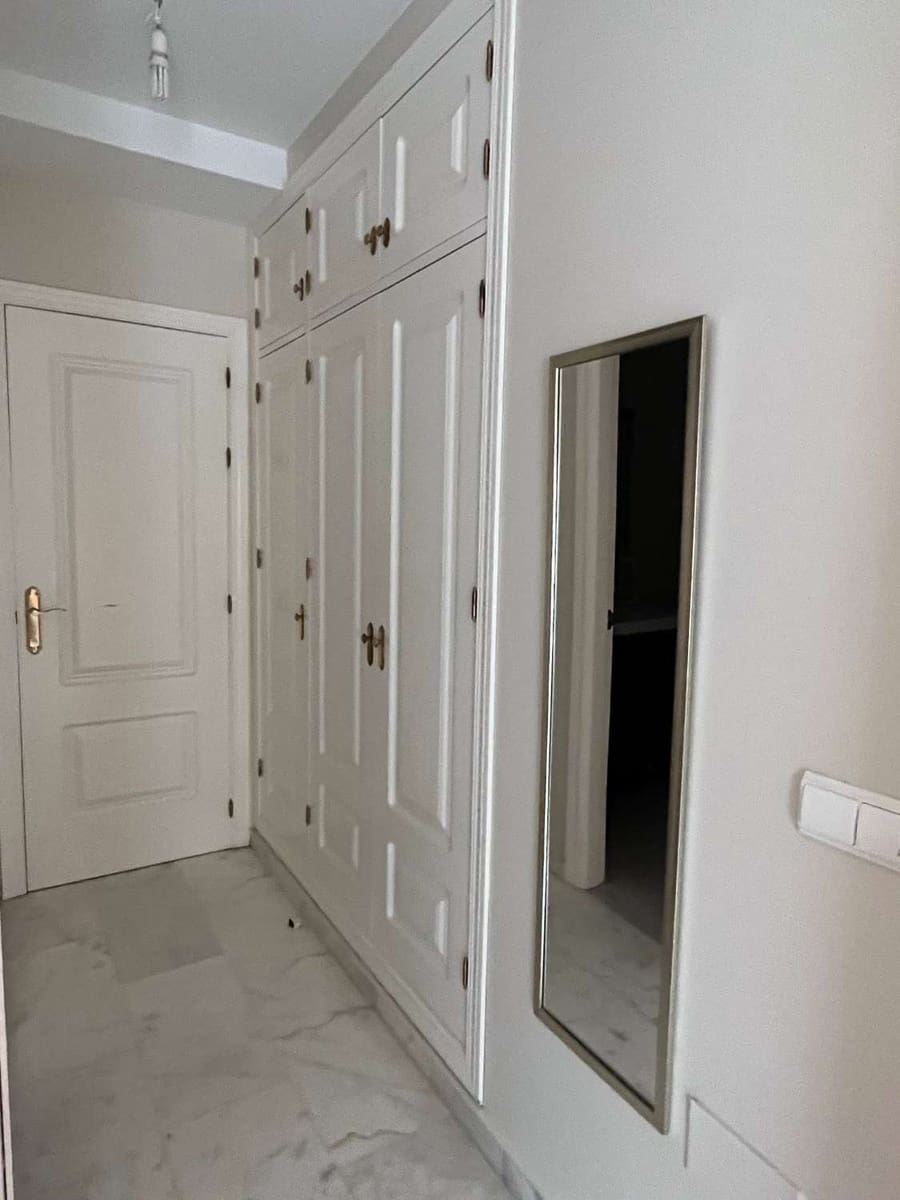 4 sypialnia Willa na sprzedaż w Torre del Mar z basenem garażem - 485 000 € (Ref: 10011834)