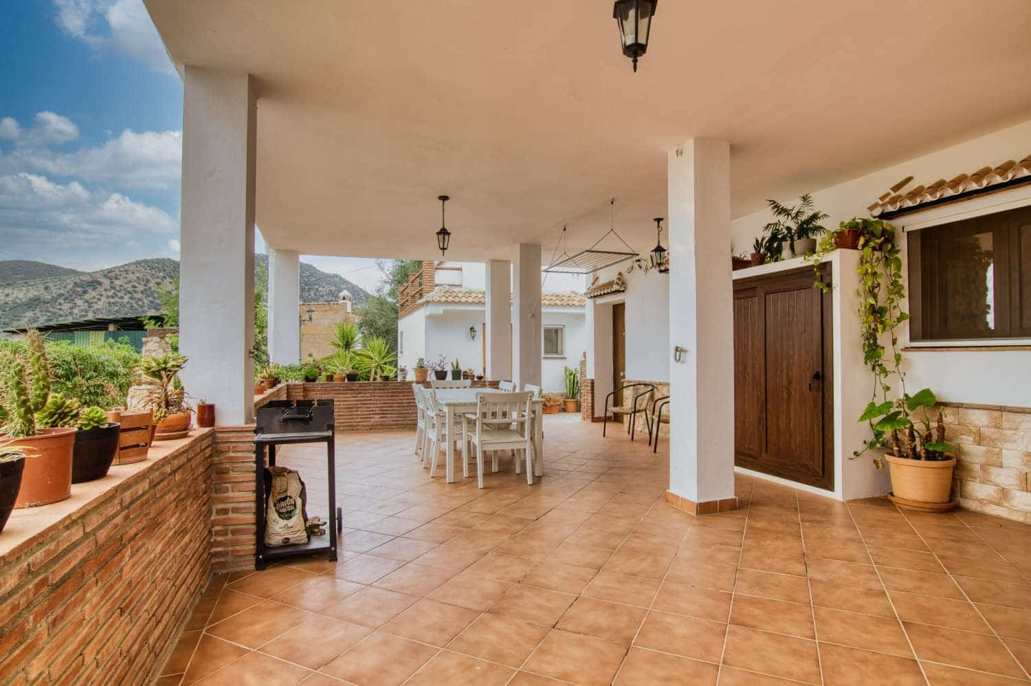 3 sypialnia Finka/Dom wiejski na sprzedaż w Periana z basenem garażem - 380 000 € (Ref: 10011836)