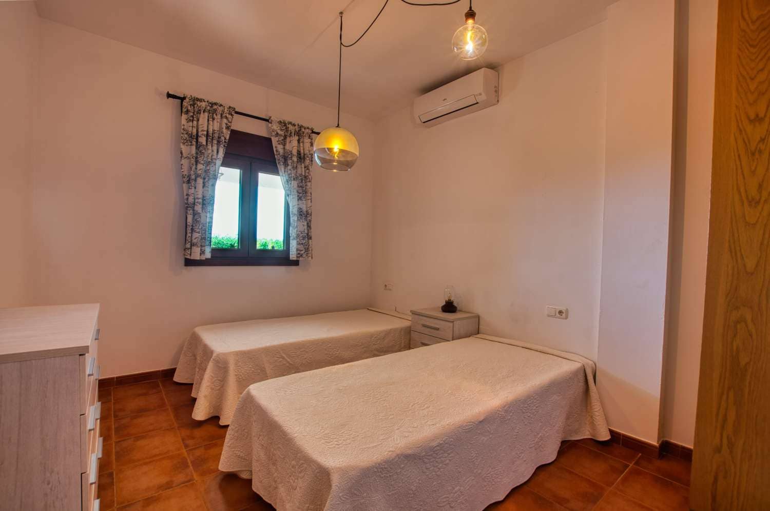 3 sypialnia Finka/Dom wiejski na sprzedaż w Periana z basenem garażem - 380 000 € (Ref: 10011836)