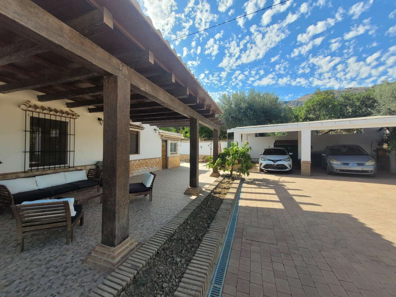 3 sypialnia Finka/Dom wiejski na sprzedaż w Periana z basenem garażem - 380 000 € (Ref: 10011836)